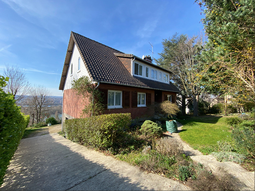 Vue imprenable et panoramique pour une maison aux allures de cottage anglais