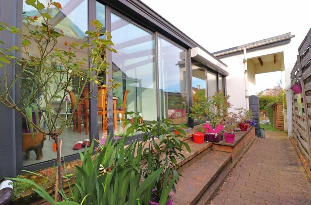 Maison Avant-Gardiste d’architecte des années 50 : Atypique & Bucolique