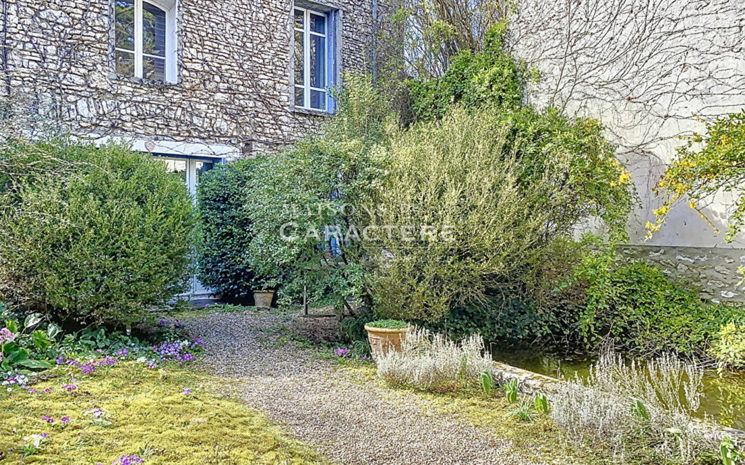 Charmante maison en pierre de 1829 entre Orgeval et Thoiry