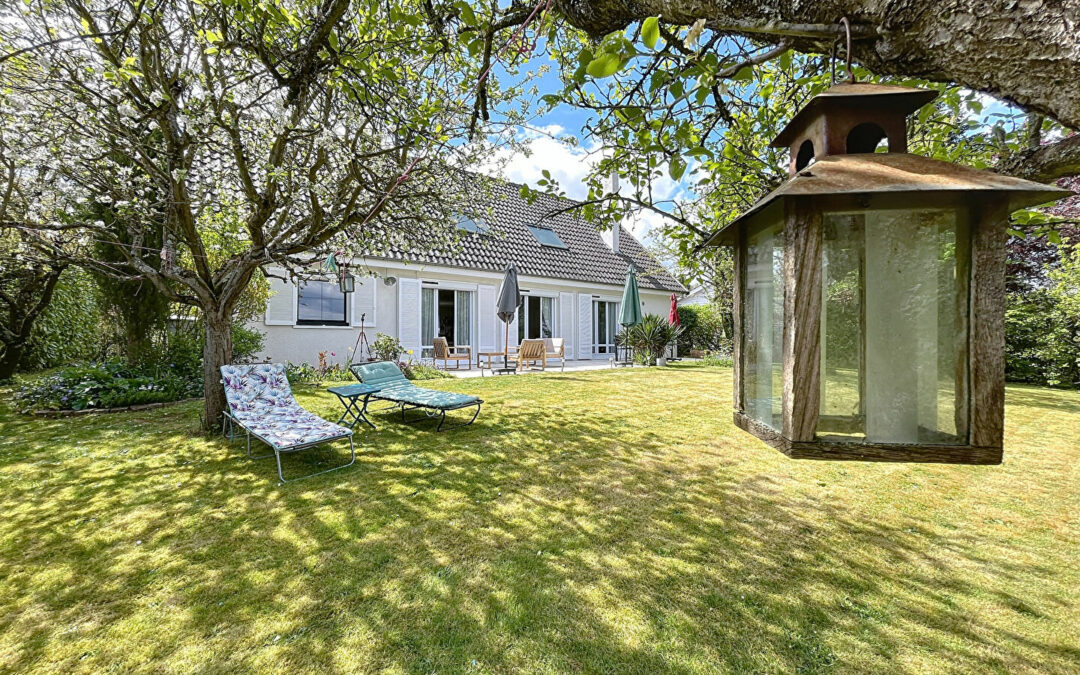 Vue Panoramique & Prestations très soignées pour une Maison de Charme Familiale 197 m2