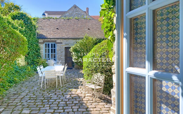 Élégante propriété en plein coeur de Montainville