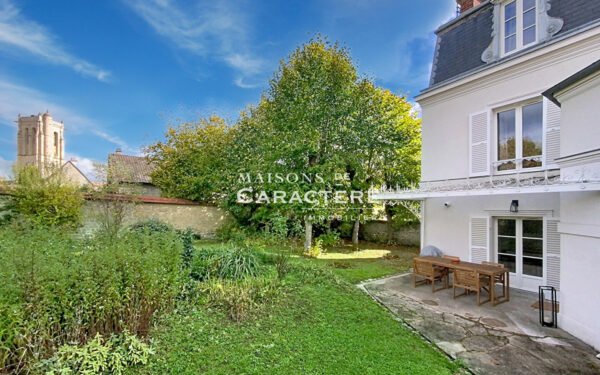 Propriété historique du XVIIe siècle en plein coeur de Maule