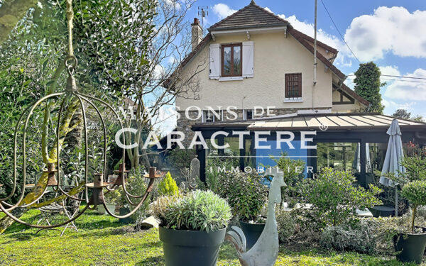 Meulière atypique rénovée avec VUE Andrésy