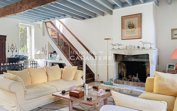 Charmante maison en pierre de 1829 entre Orgeval et Thoiry