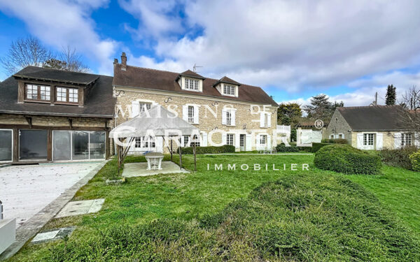 Maison de Campagne, Dépendances et Piscine et 2 terrains constructibles