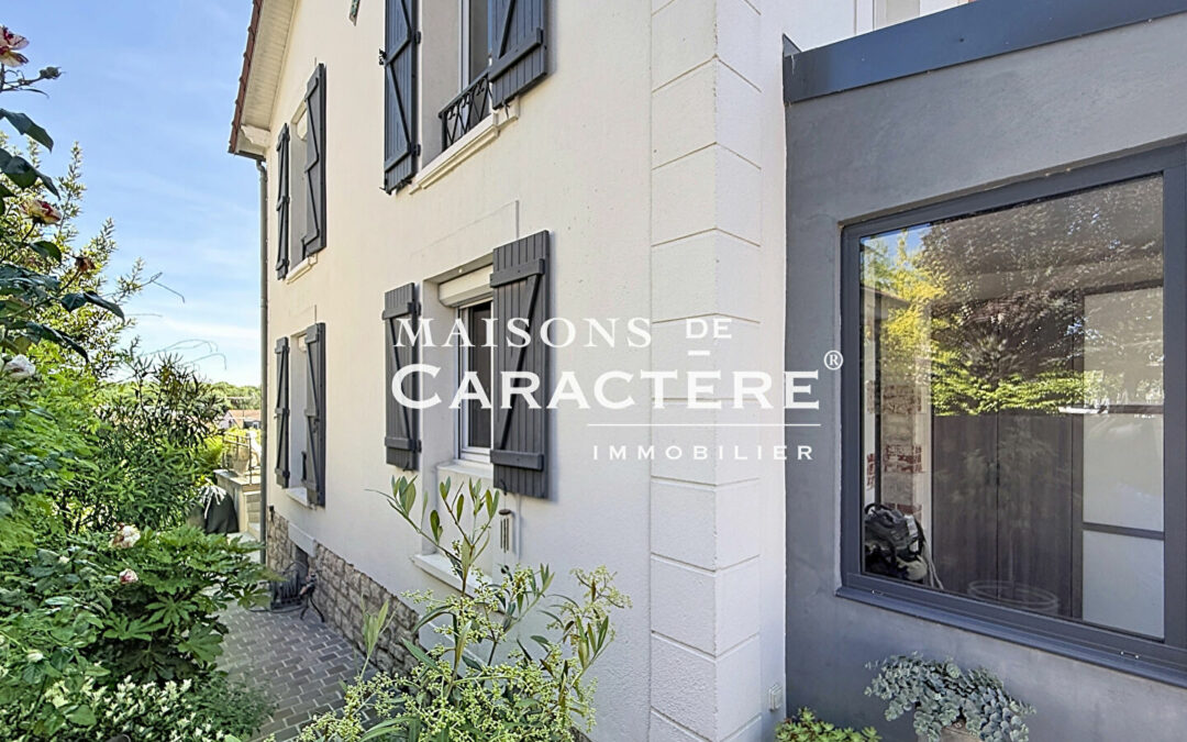 Maison 3 chambres + dépendance et commerces à pieds