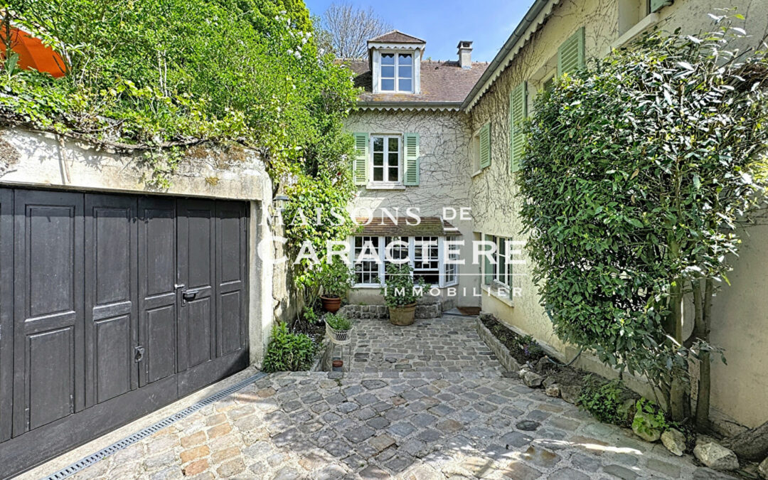 Maison de charme de 150 m² avec annexes à Thiverval