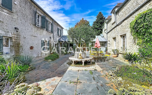 Propriété en coeur de village avec potentiel de valorisation