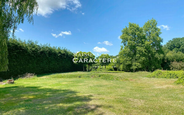 Terrain constructible à vendre avec 160 m² d’emprise